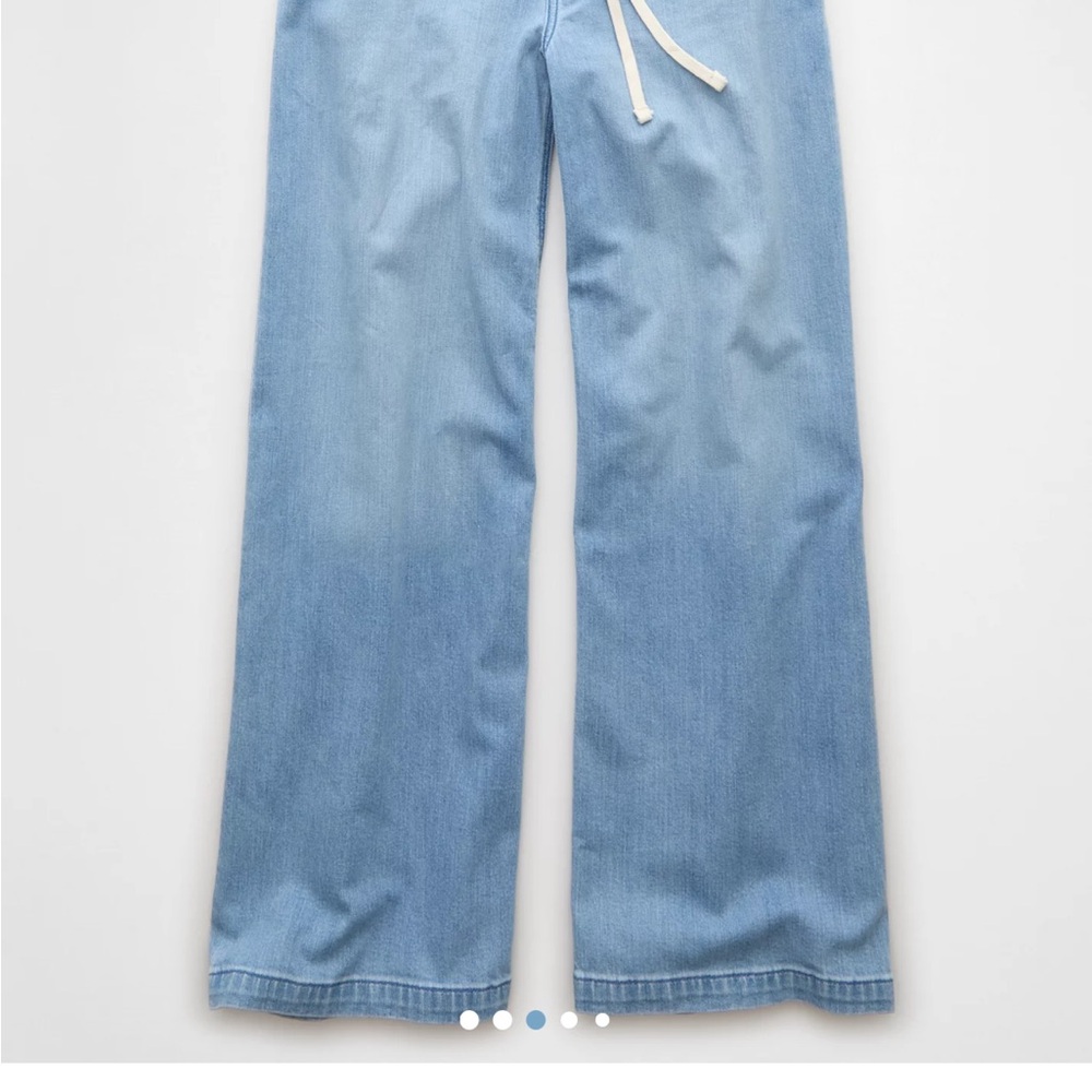 AE Dreamy Drape Low-Rise Ultra Wide-Leg Pull-On Jean - Picture 7 of 10